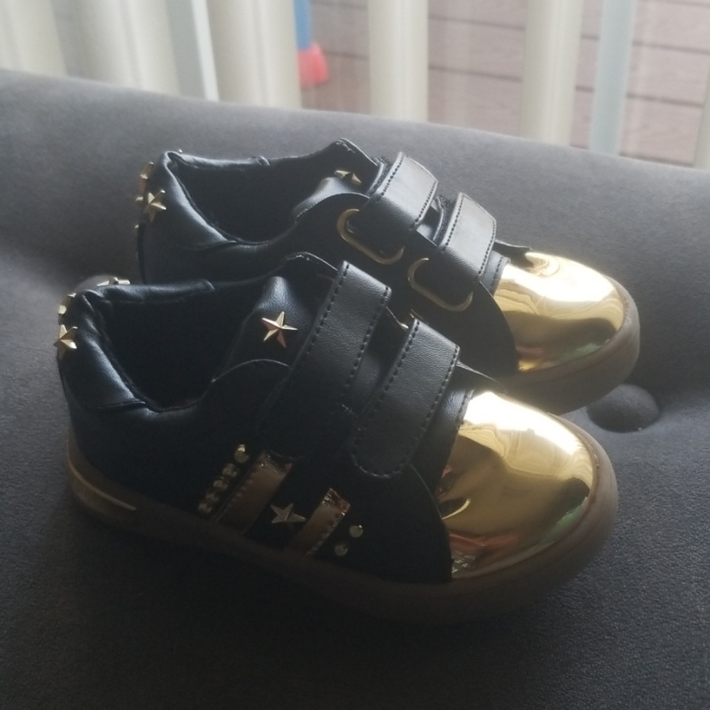 MICHAEL KORS Toddler Shoes size 6